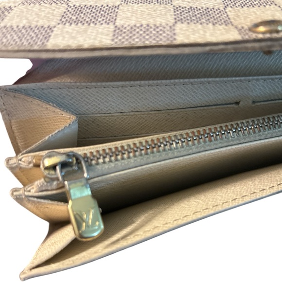 Louis Vuitton Cream and Gray Checkered Damier Wallet - Picture 12 of 16